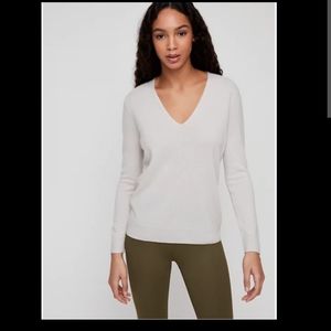 360 Cashmere Soft Grey V-Neck Cashmere Sweater